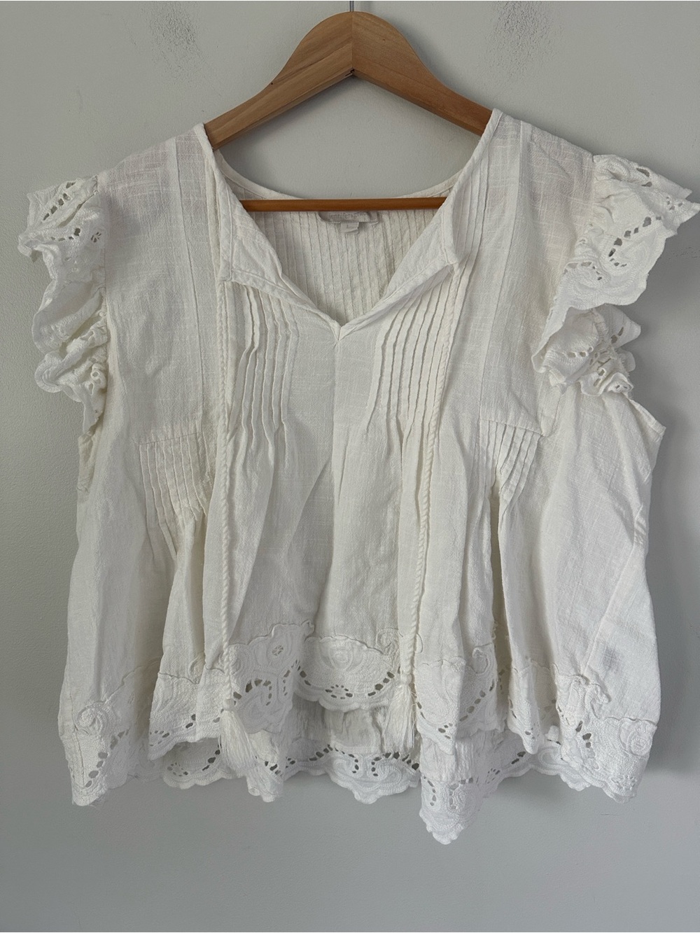 jennifer and grace white eyelet flutter sleeve cotton blouse - Picture 7 of 7